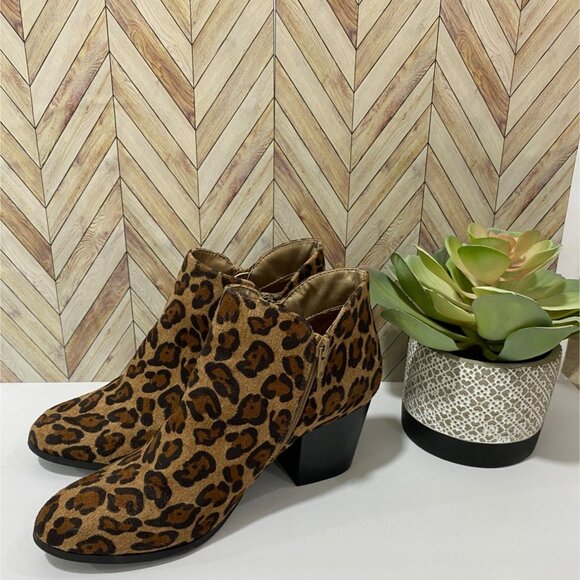 Style & Co Leopard Print Faux Suede High Heel Ankle Boots With Side Zipp Closure - Picture 3 of 13